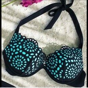 Women’s shade and shore under wire bikini top.